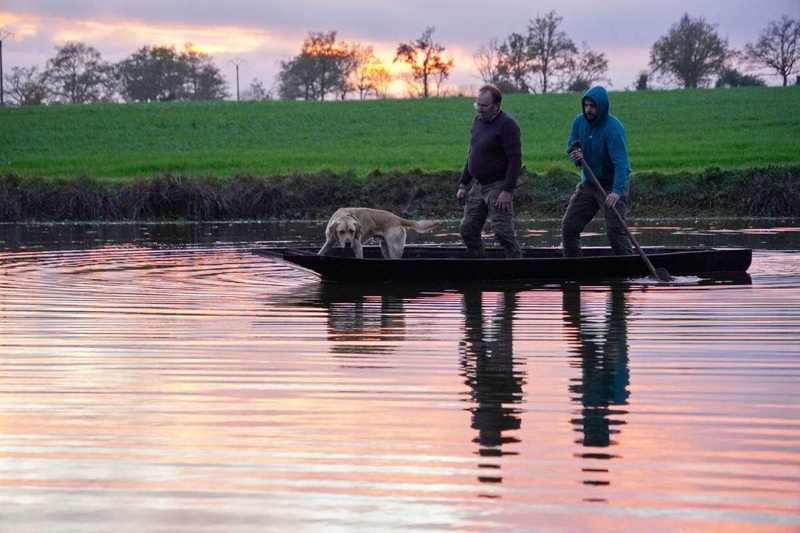 Recherche cadavre en barque — entraînement terrain au coucher de soleil